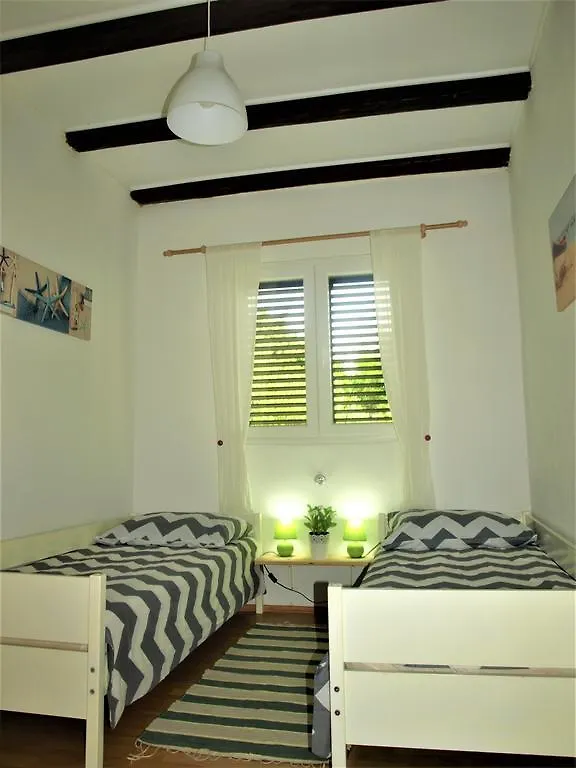 Apartment Maslina Premuda 0*,